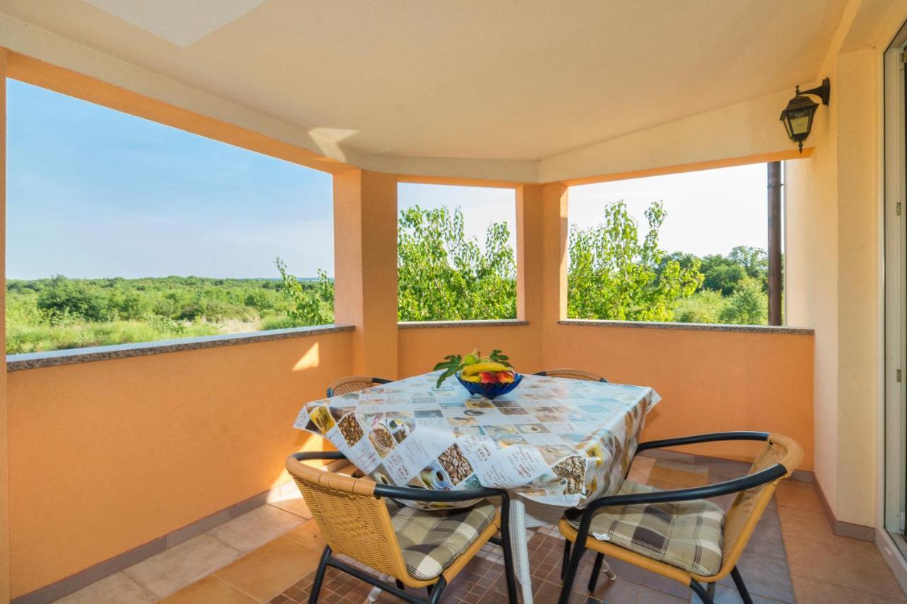 Apartments Safija 1985 Fazana Ngoại thất bức ảnh