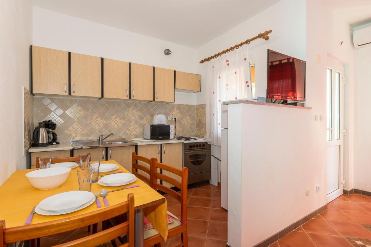 Apartments Safija 1985 Fazana Ngoại thất bức ảnh