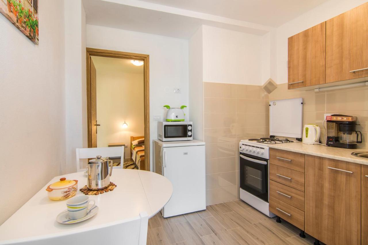 Apartments Safija 1985 Fazana Ngoại thất bức ảnh